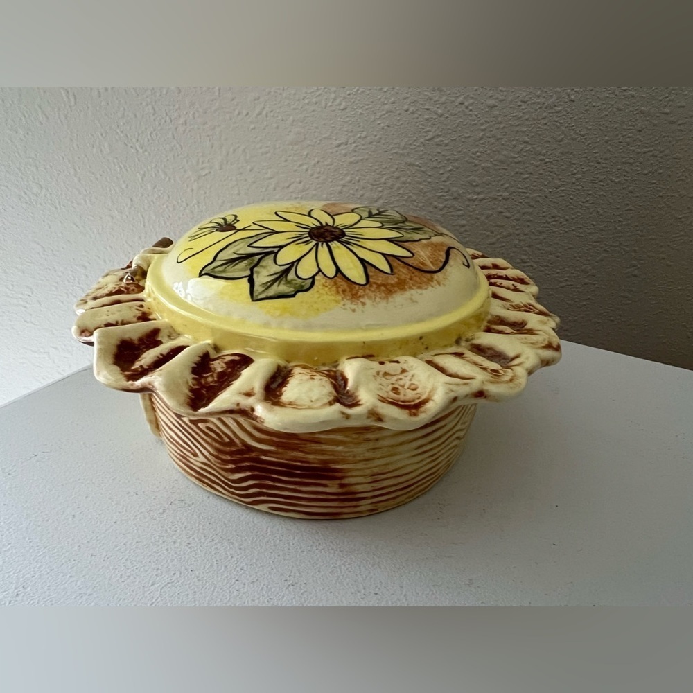 Vintage Hand Painted Ceramic Trinket Box | Daisies | Signed KB | Ruffled Trim